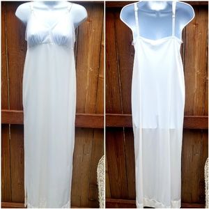 Vintage LeVoys ivory nylon chiffon Slip gown 32 S